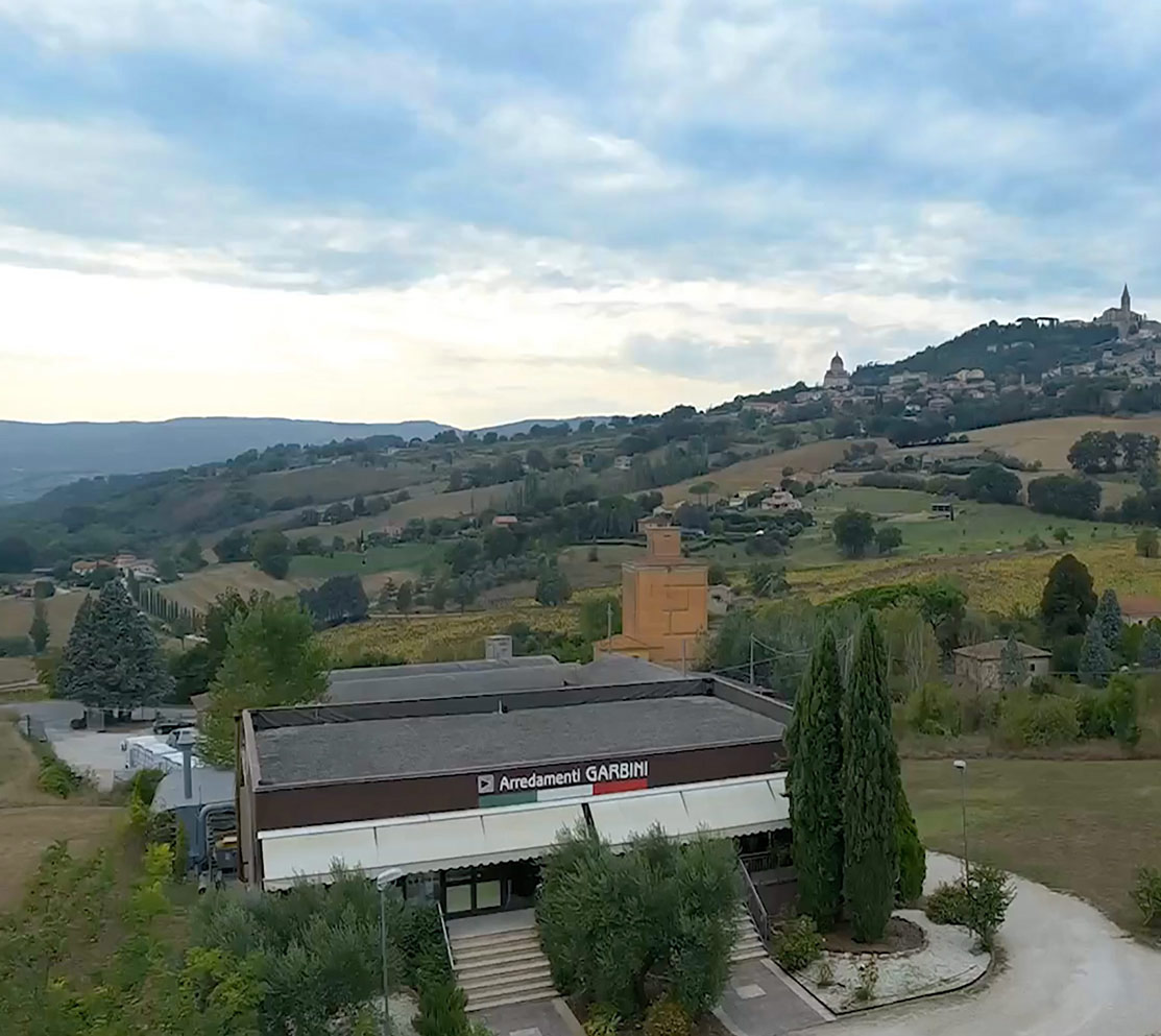 foto dello stabile ripresa dal drone